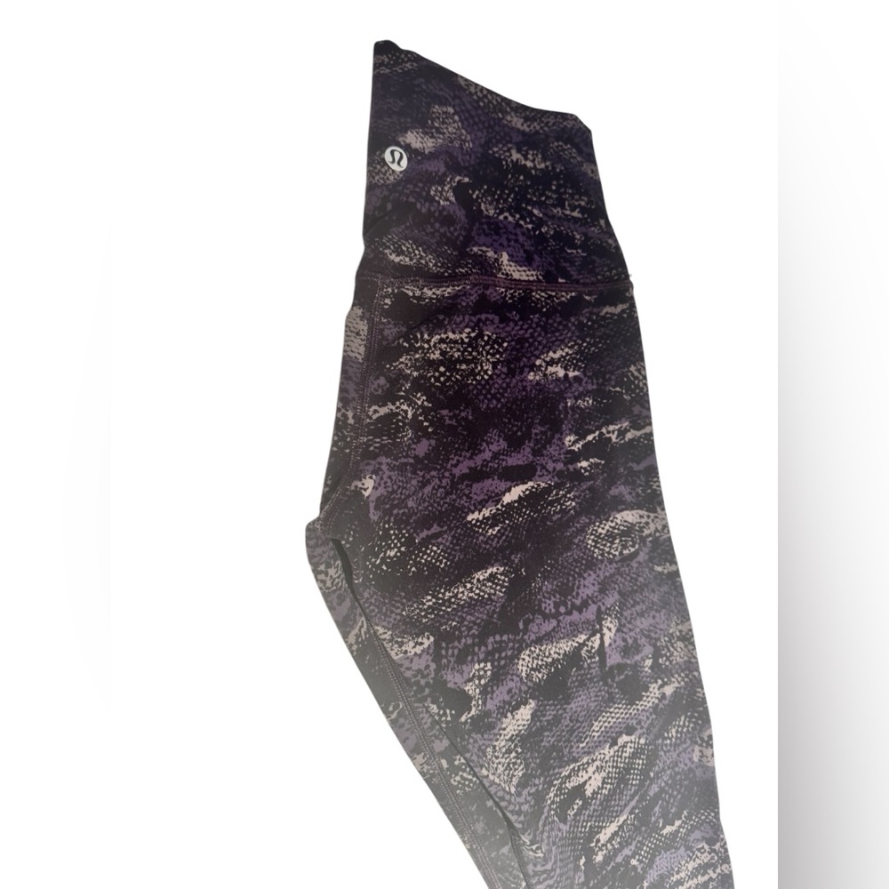 Lululemon Wunder Under Hi-Rise Size 4 - Picture 12 of 15